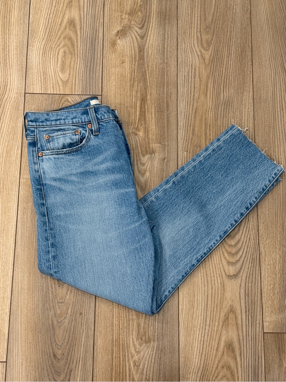 Levi Cropped Wedgie Jeans